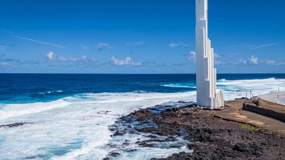 Besondere-Leuchtt-rme-Punta-del-Hidalgo-moderne-Formen-als-Abbild-der-Natur
