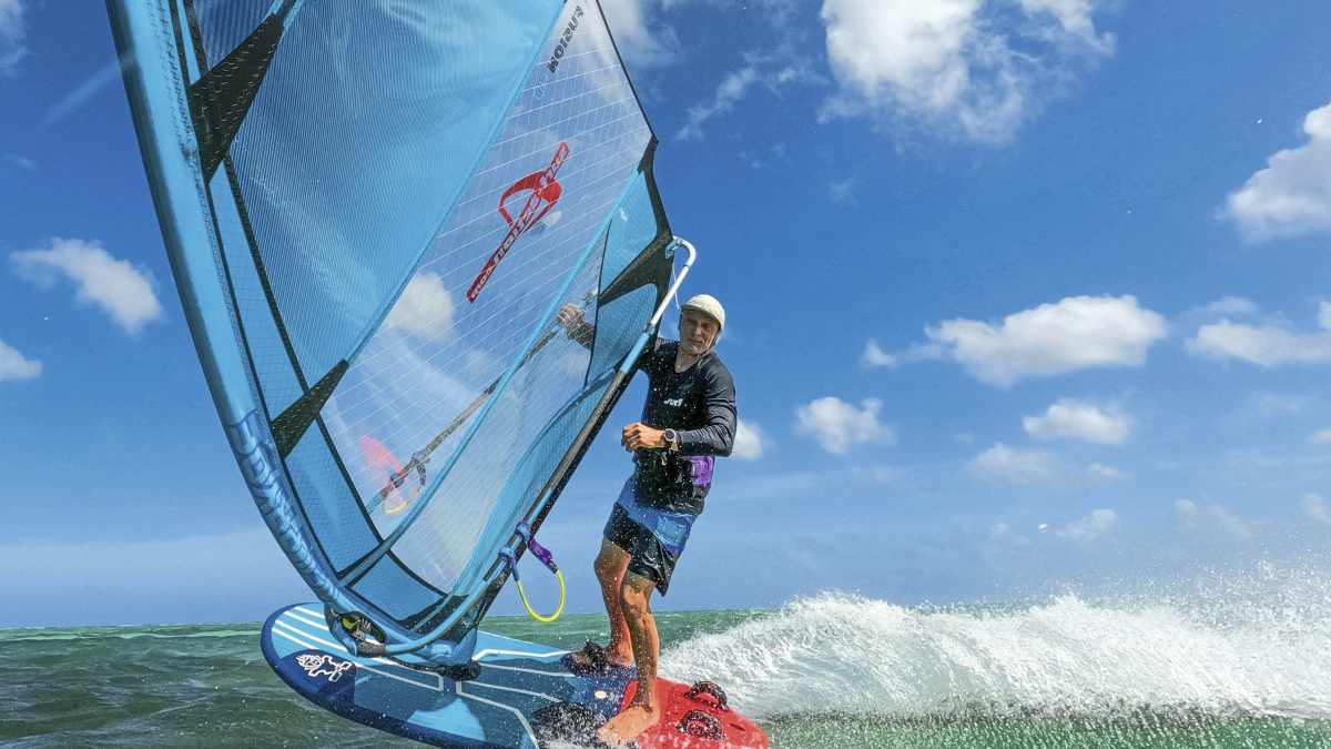 ウィンドサーフィン　 STARBOARD CARVE 121L Starboard Carve 121L Windsurfing Board (Second hand) - Wet N Dry