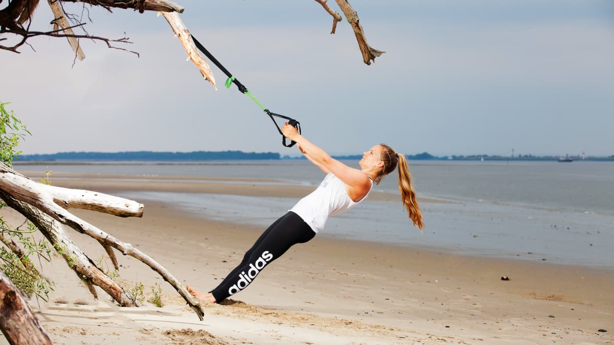 Training for windsurfers: Functional training with the sling trainer | SURF