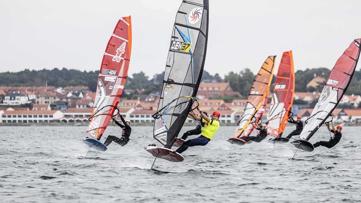 European Pro Windsurfing Tour: EPWT kicks off the new season with foil ...