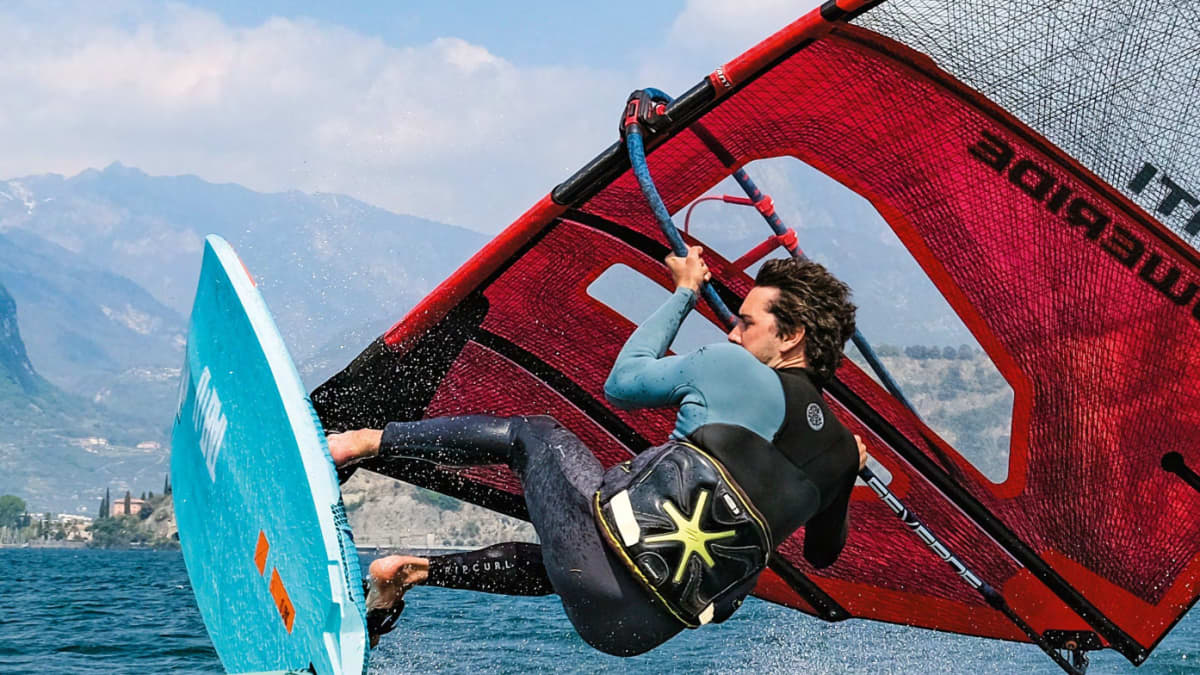 Fin basics: How to find the right fin for freeride and freerace | SURF