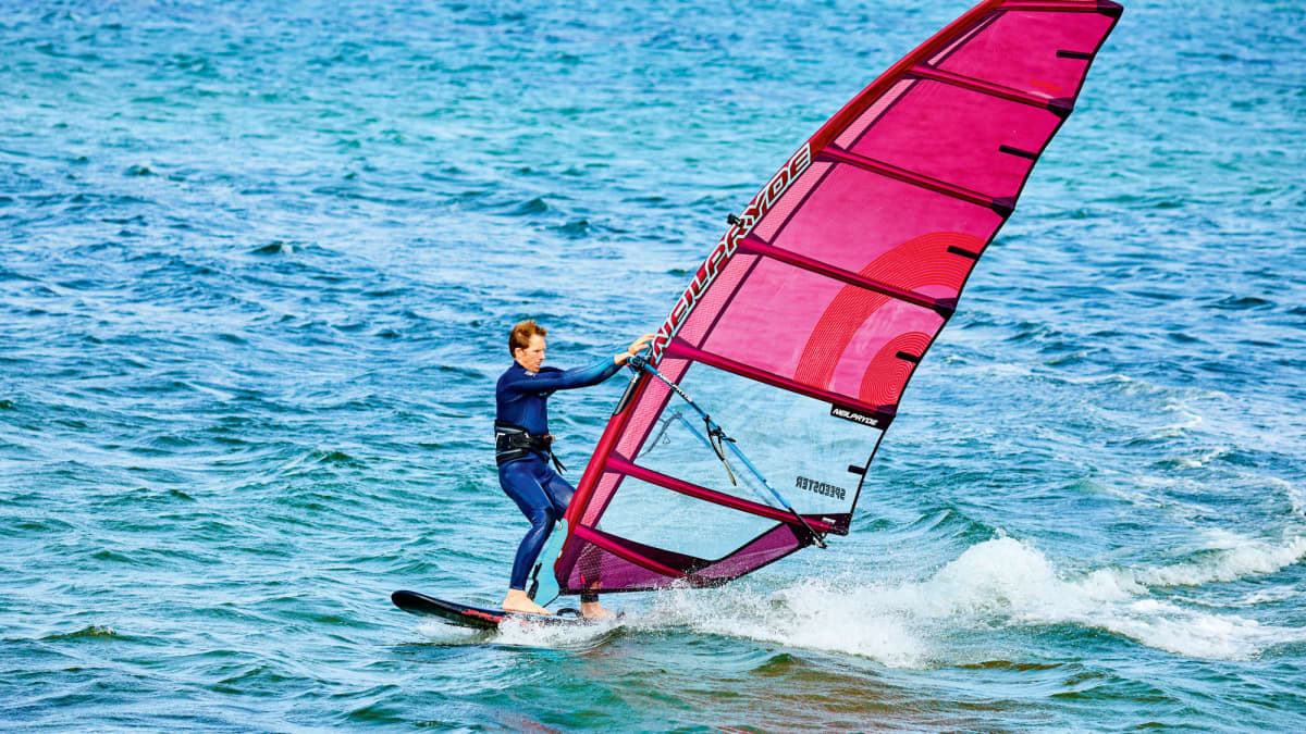 Windsurfing basics: The quick turn - explained step by step | SURF