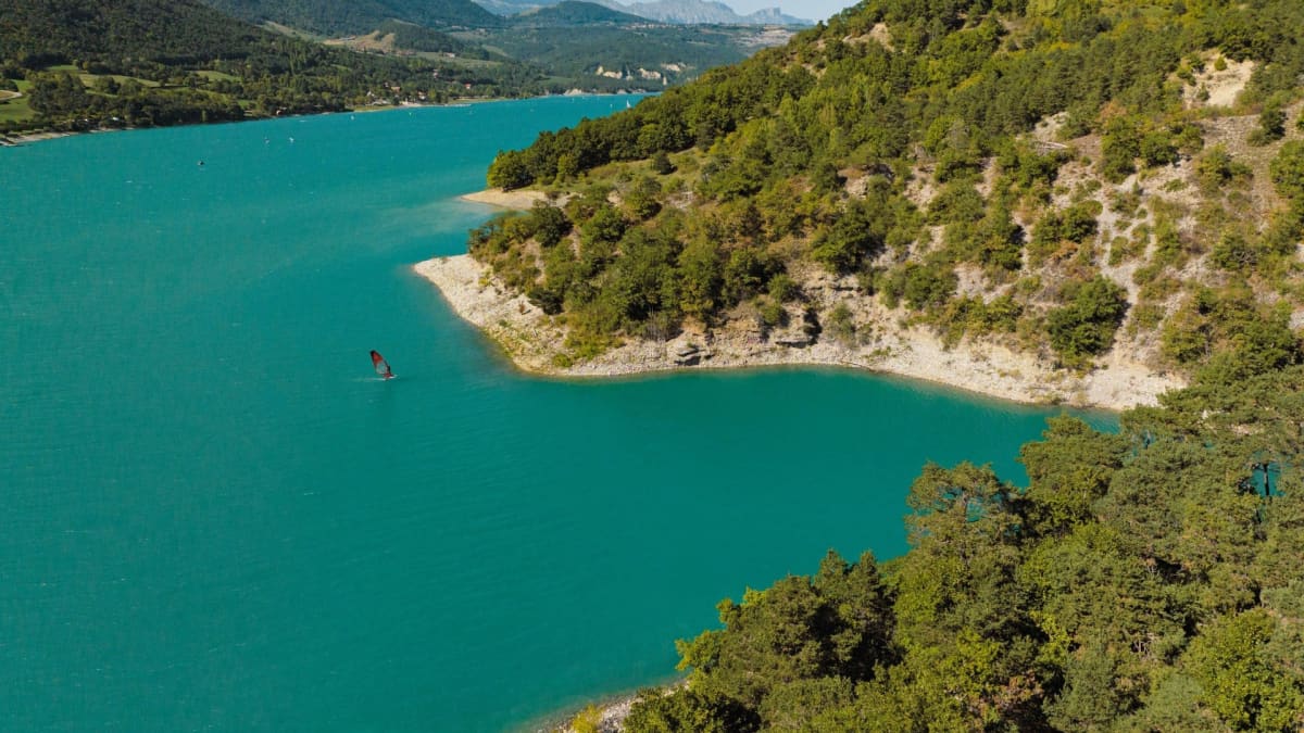 Spot Guide: Lac Monteynard - Frankreichs Antwort auf den Gardasee | SURF