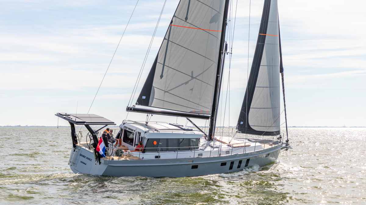 Enksail-Halycon-50-berall-hin-sicher-und-komfortabel