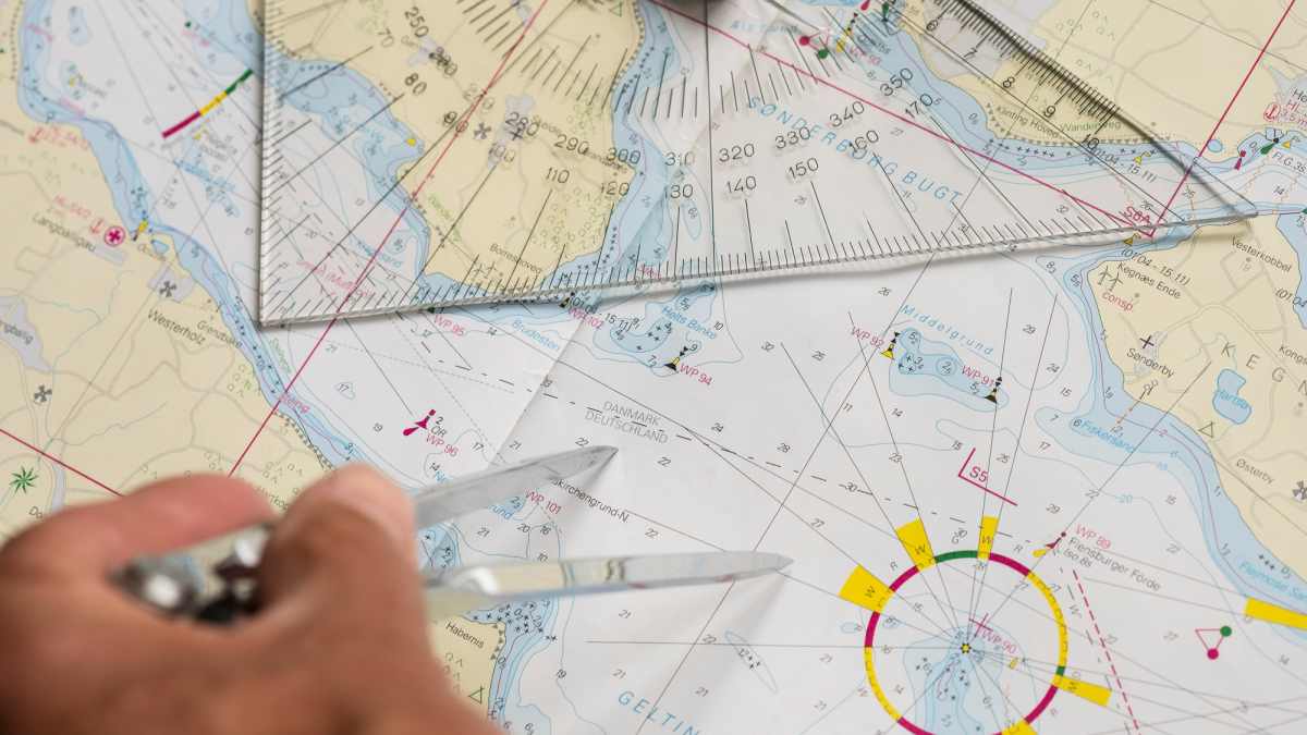 Terrestrial navigation: How to determine your course without technology ...