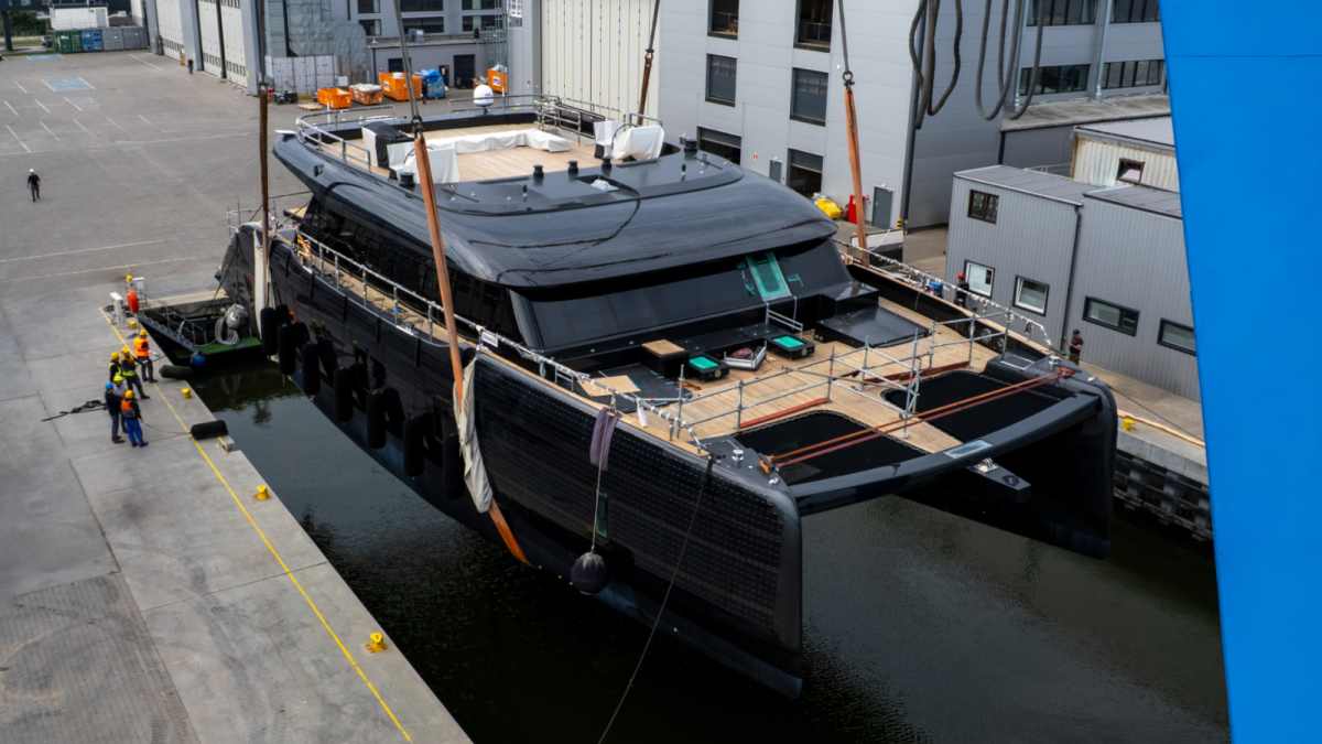 Sunreef-100-Eco-Danzig-startet-mit-Elektroantrieb-und-Solarenergie