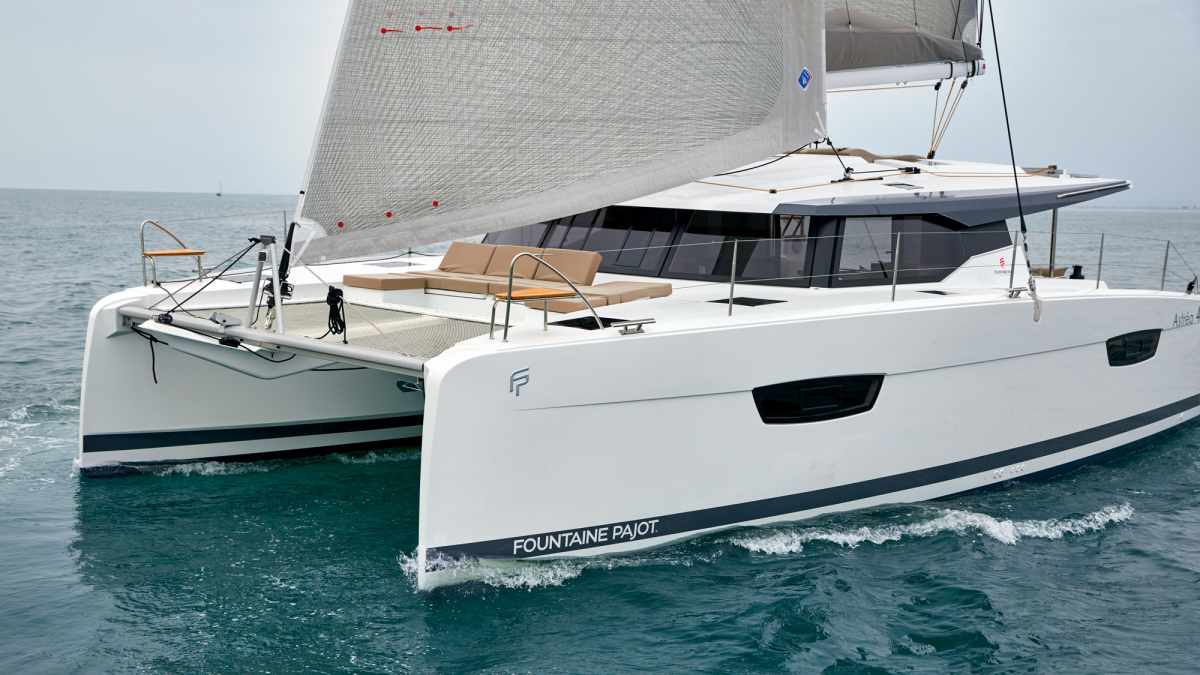 Astréa 42 im Test: Katamaran der mittleren Größe zeigt dynamische Linien