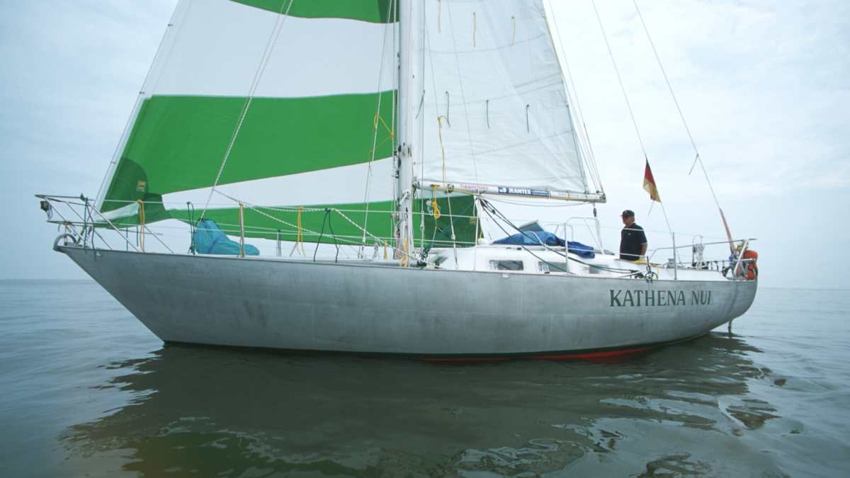 Weltumsegelung-gegen-den-Wind-Abfahrt-und-Ankunft-von-Wilfried-Erdmann-in-Bildern