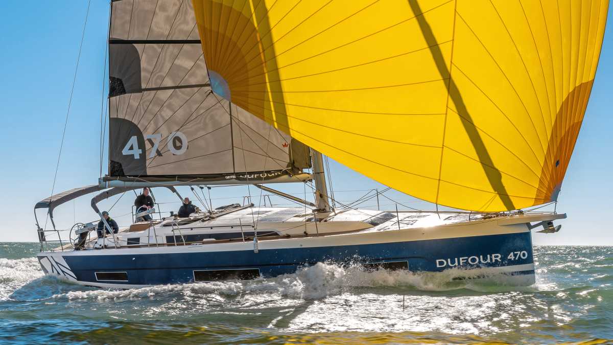 Dufour 470 im Test: Fahrtenyacht bietet neue Formen und noch mehr Varianten