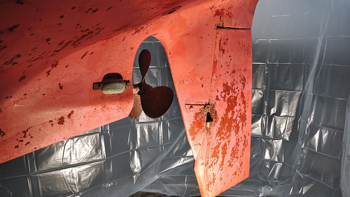 Rudder maintenance: check the rudder system and maintain the rudder ...