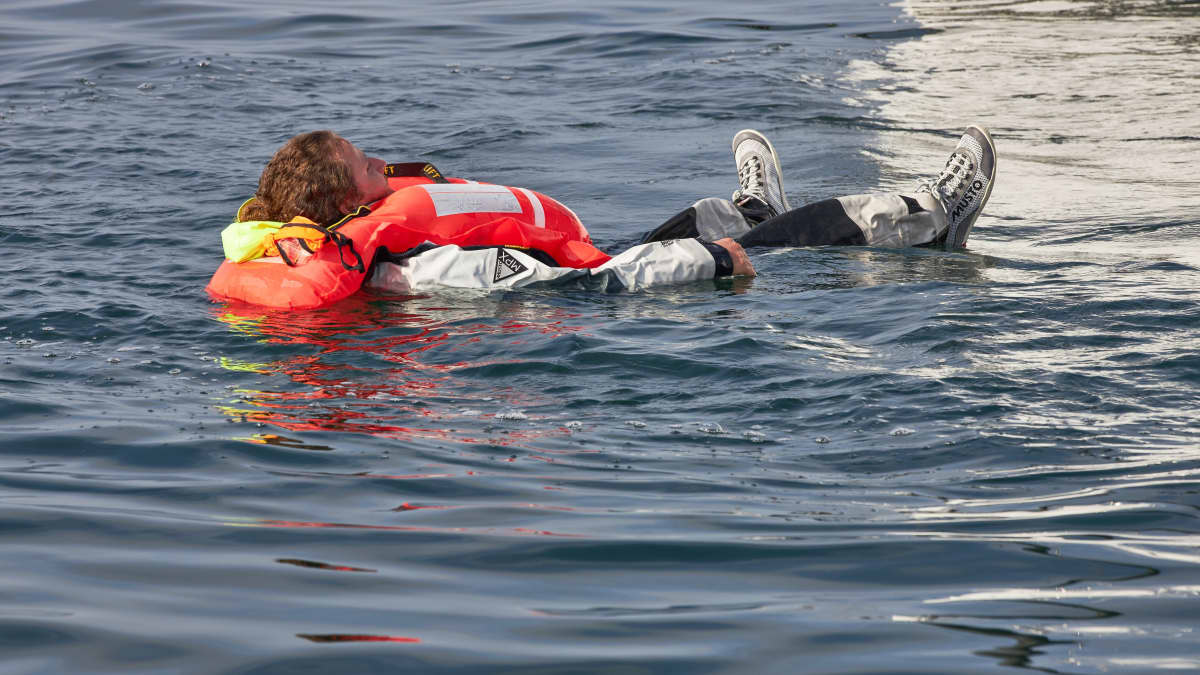 Sicherheit-Rettungsweste-Saisoncheck-und-Wartung