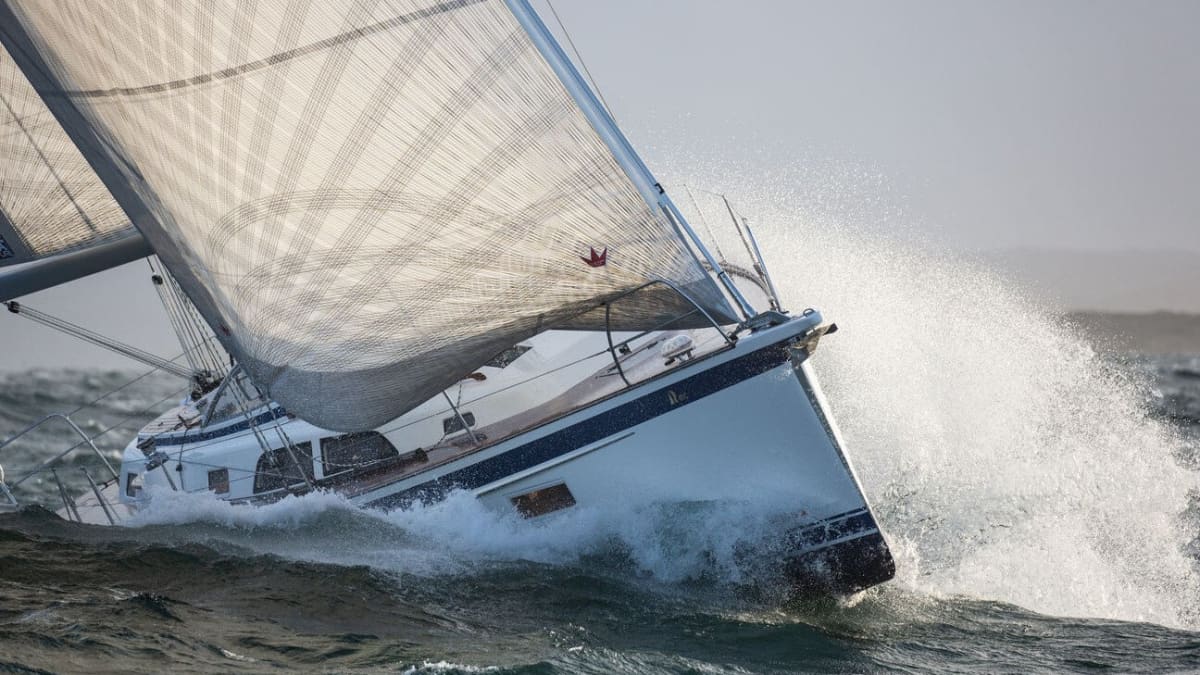 Hallberg-Rassy 40C: Starker Auftritt: die neue HR im Test vor der Kamera