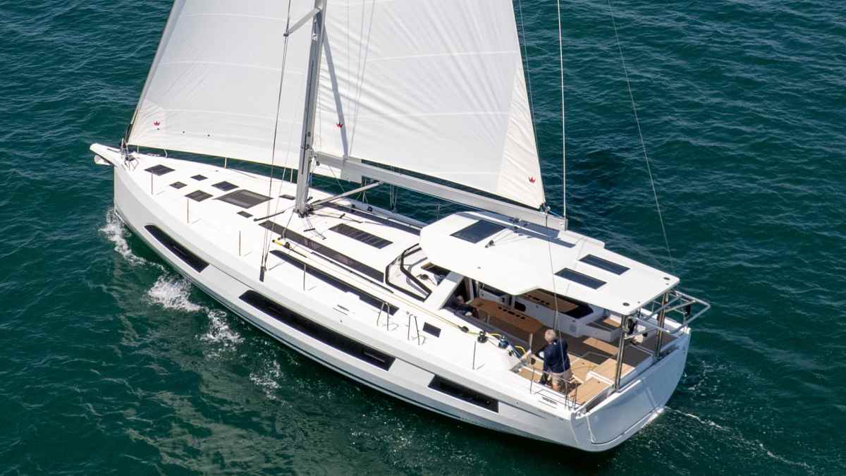 Dufour-54-Viel-Volumen-viel-Boot-und-reichlich-Varianz