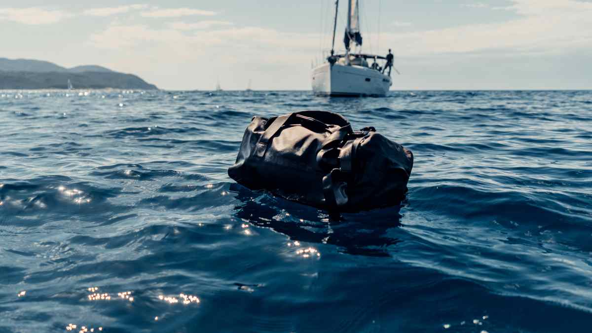 Subtech Sports Pro Drybag: This bag can take more than the crew | BOOTE