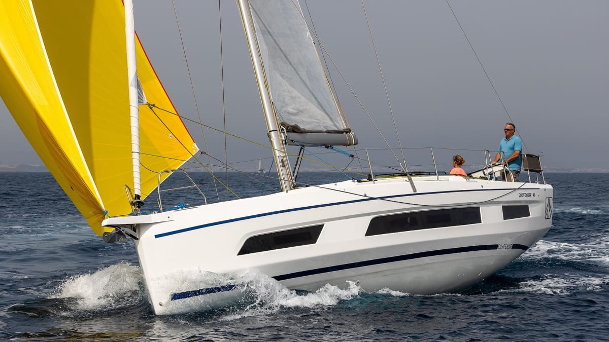 Dufour 41: Fahrtenyacht mit Platz und Performance