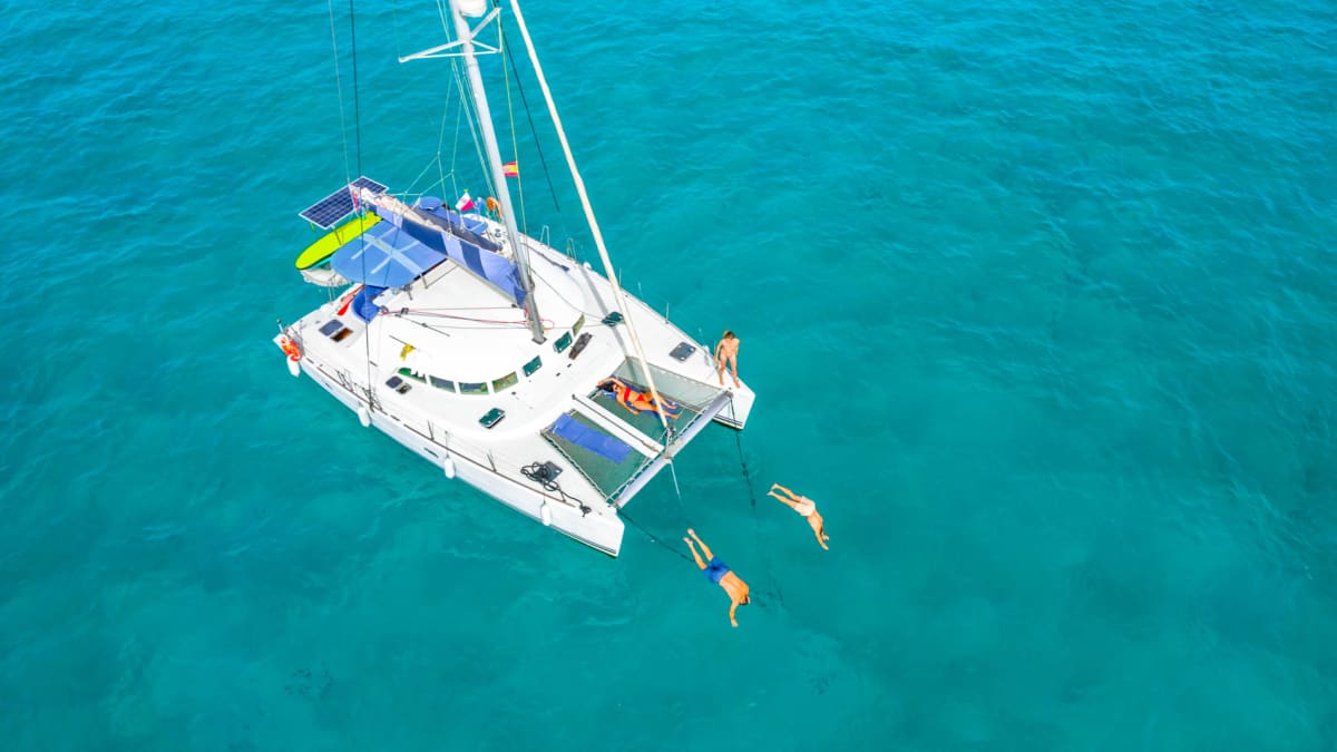 Hitze-15-Gadgets-die-Segler-im-Sommer-brauchen