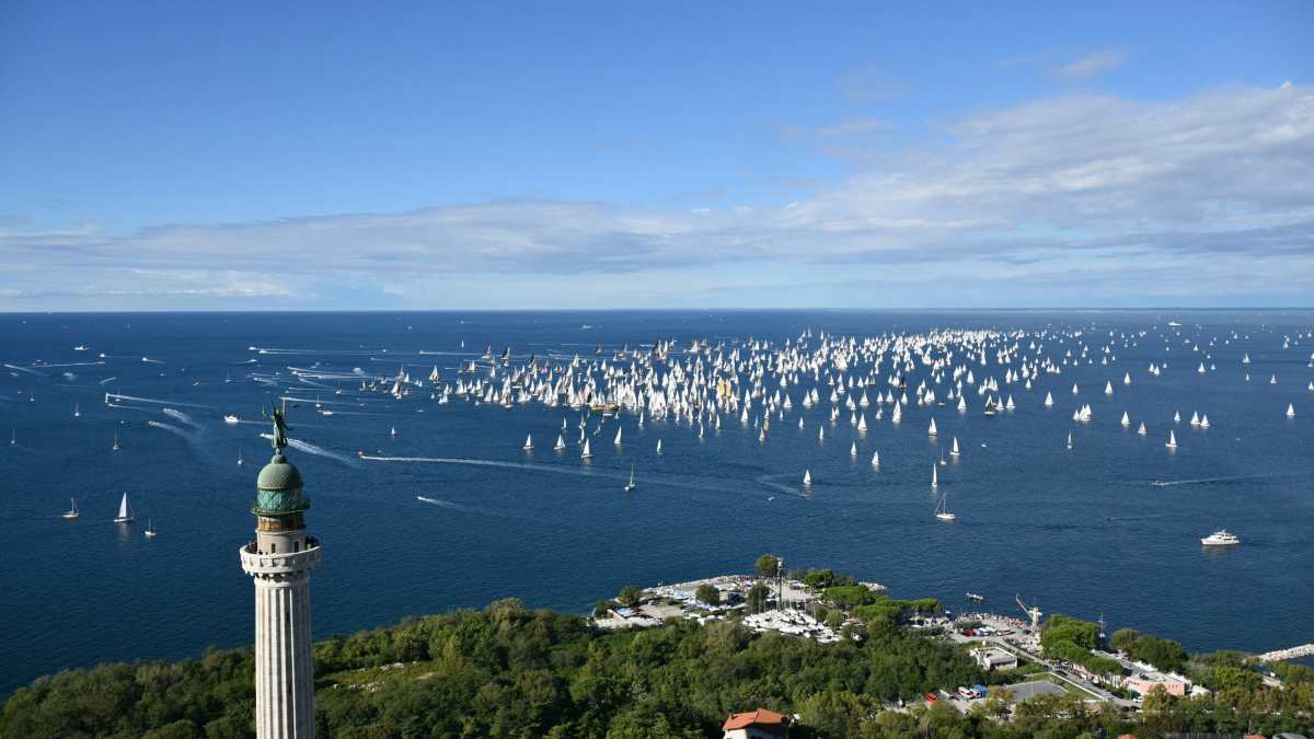 Perfect sailing conditions, thrilling duels and a serial winner: that ...