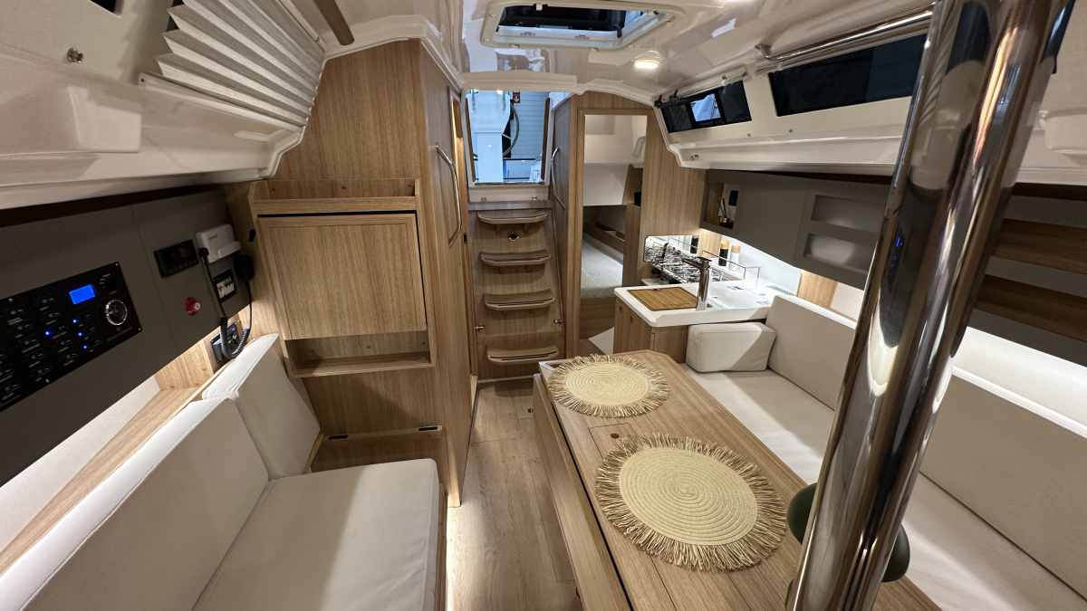 Boot Düsseldorf Premieren VII: Das Raumwunder aus Polen – die neue ...