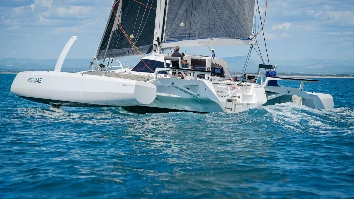 Rapido 40: Carbon-Trimaran aus Vietnam – der Test