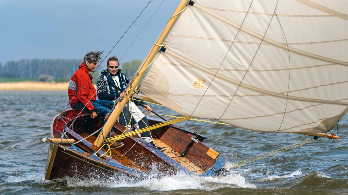 Harlekin-20-Lia-Retroklassiker-mit-maximalem-Segelspa-