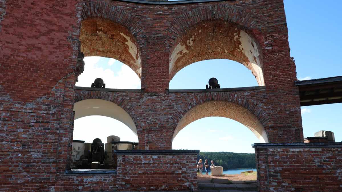 Geheimtipps-der-Ostsee-Bomarsund-auf-land-Wo-Russlands-Zar-sich-verzockte