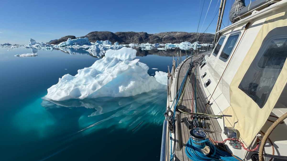 Gr-nland-Der-Sermilik-Fjord-an-der-Ostk-ste-von-Kulusuk-ins-Eis