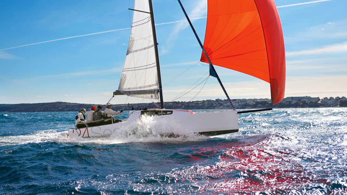 Beneteau First 24 SE: Kleinkreuzer mit übermäßigem Segelpotenzial im Test