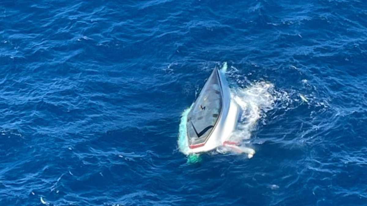 Accident: One sailor dead after keel breakage, two rescued | YACHT