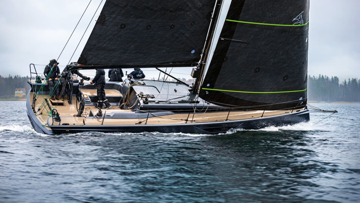 Shogun 43: Carbon-Racer mit Fahrtenboot-Genen