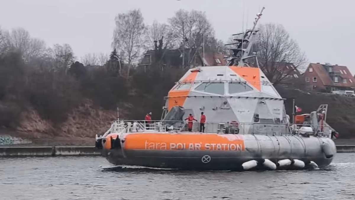 Polarforschung-UFO-oder-Schiff-Seltener-Gast-auf-dem-Nord-Ostsee-Kanal