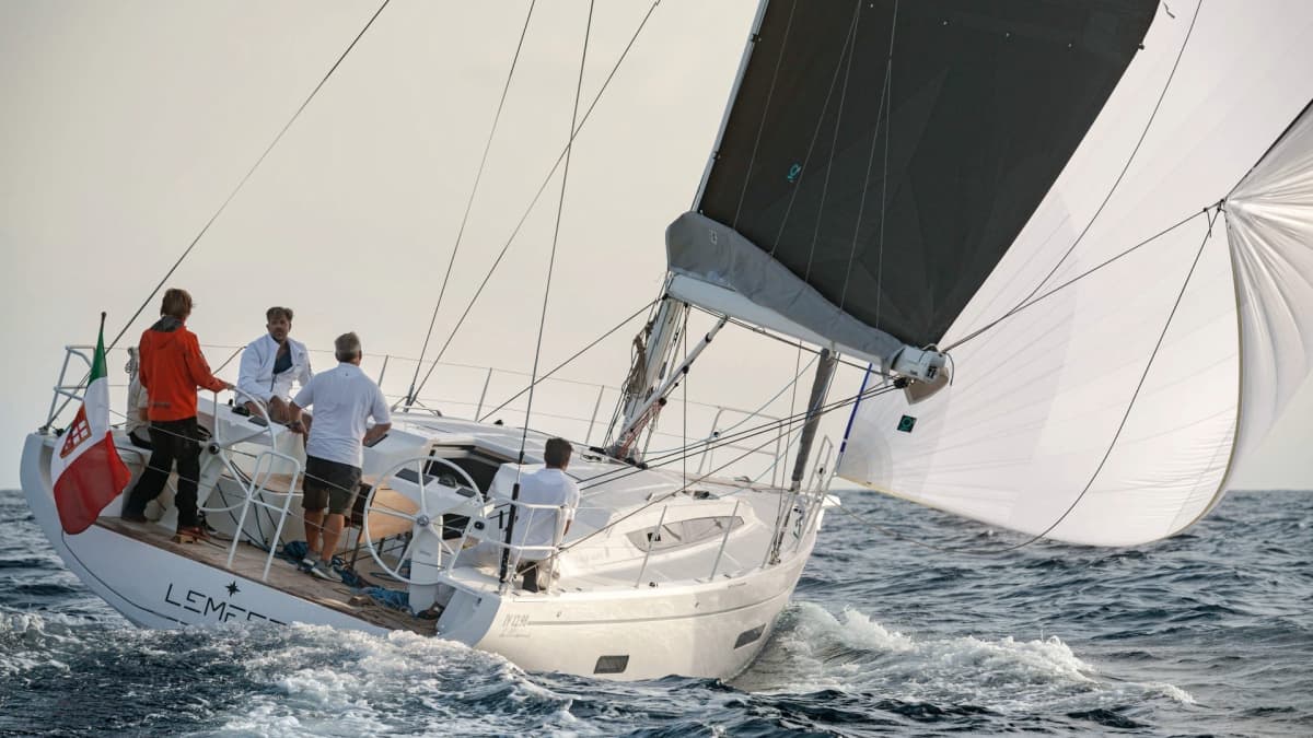 Italia Yacht 12.98: Schneller, schlanker und schicker Performance-Cruiser im Test