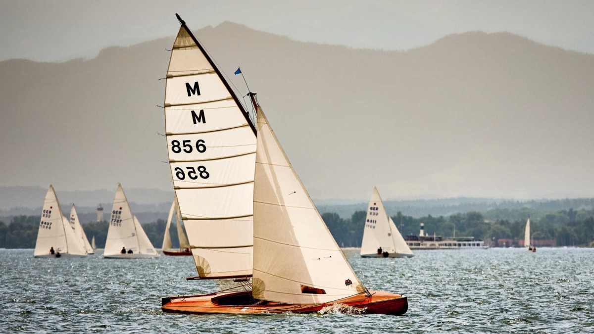 Photo essay: Classic racing dinghies for the eye and for the podium | YACHT
