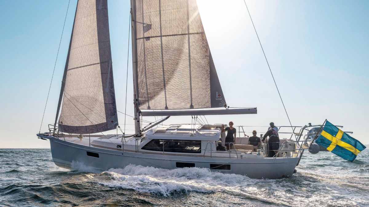 Heyman 42 PPH: Neue, wohl bestaussehende Deckssalonyacht im Test
