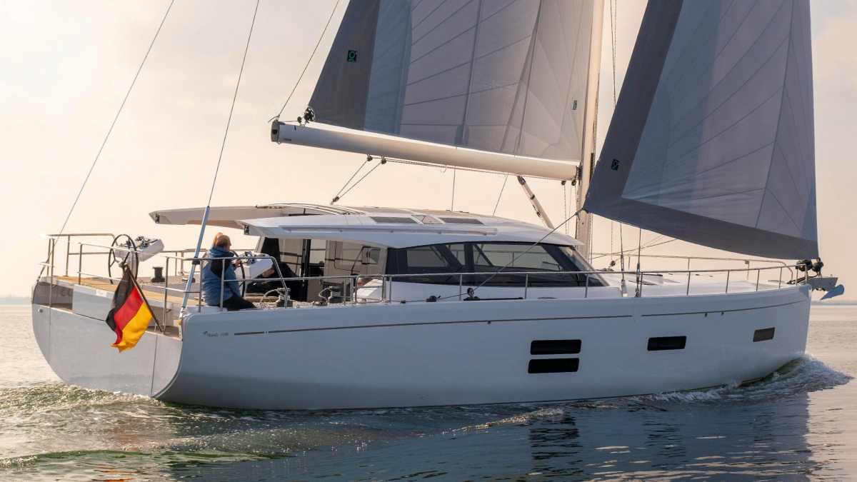 Moody DS 48: Komfortable und aussichtsreiche Deckssalonyacht im Test