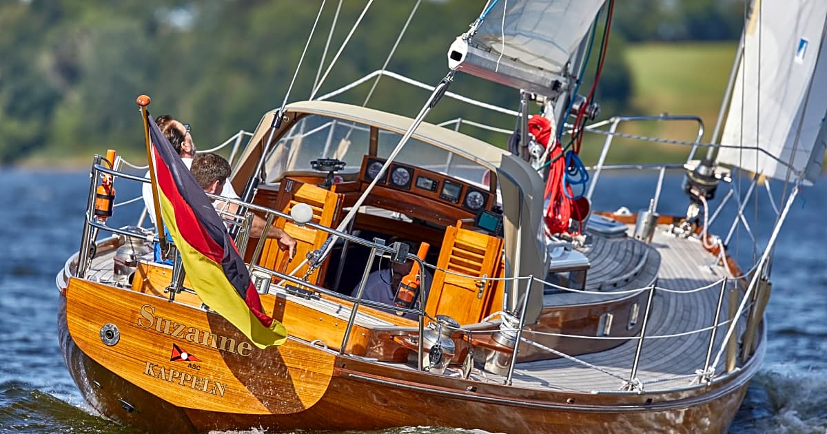 Klassikerkauf: Segelyacht “Suzanne” - ein Traum aus Teak | YACHT