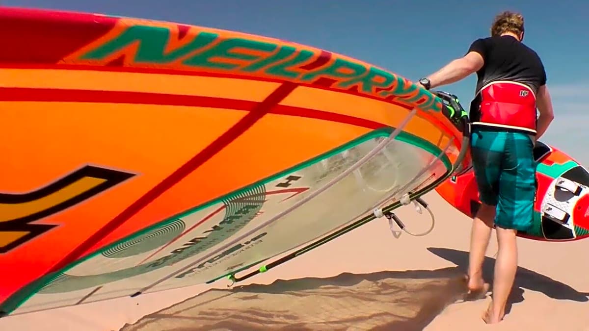 WindsurfTutorial Material tragen und sicher lagern SURF