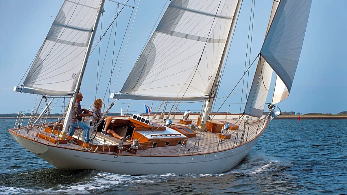 Yawl Neubau: Scarabee das Erbe von S S und Herreshoff YACHT