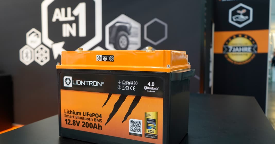 Equipment From boat hooks to new electric motors BOOTE