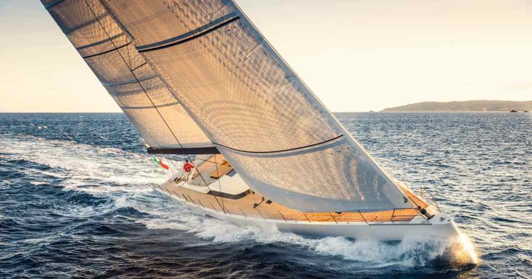 Superyacht-CeFeA-Gigantische-Jolle-mit-Maxi-Ma-en