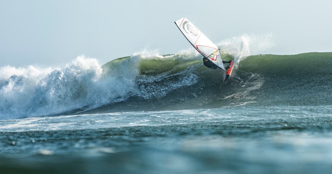 IWT X PWA Contest auf endlosen Wellen in Peru, Runde eins ist