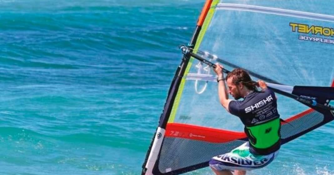 Windsurfing technique: How to stay on course when planing | SURF