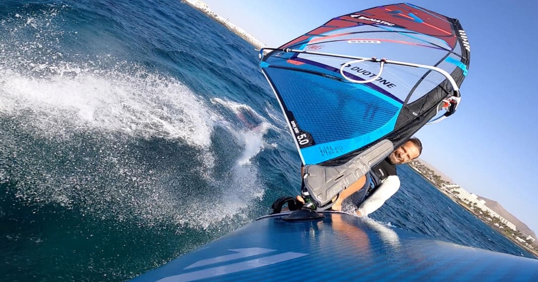 Freeride, Wave, Starkwind: Wind- und Wingsurf-Camps 2024 von Tom Brendt ...
