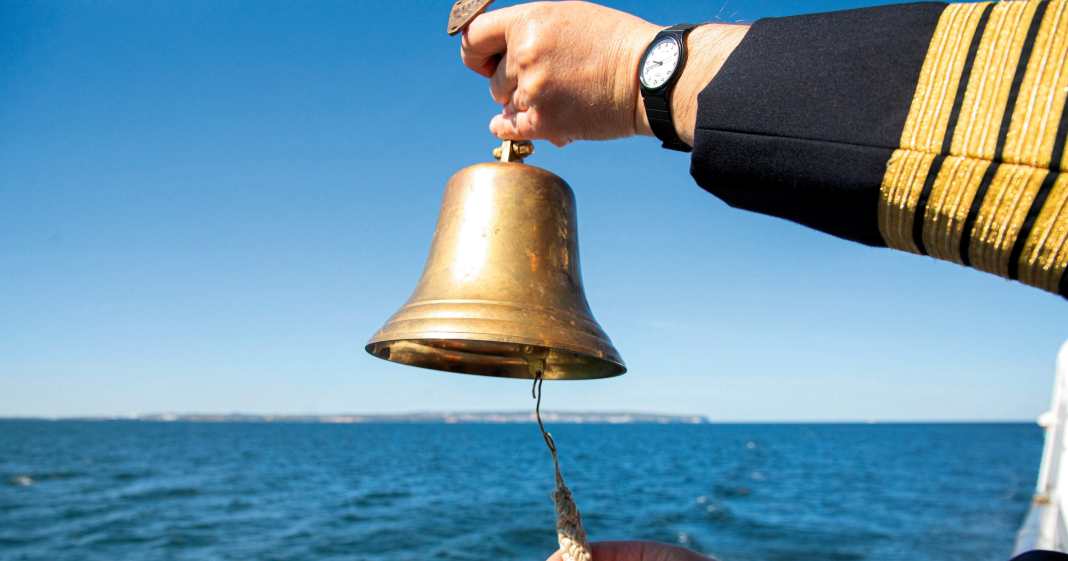 Seebestattung-Acht-Glasen-zum-Abschied