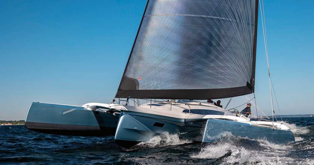 Trimaran-Dragonfly-36-Cruisen-auf-der-berholspur-der-Test