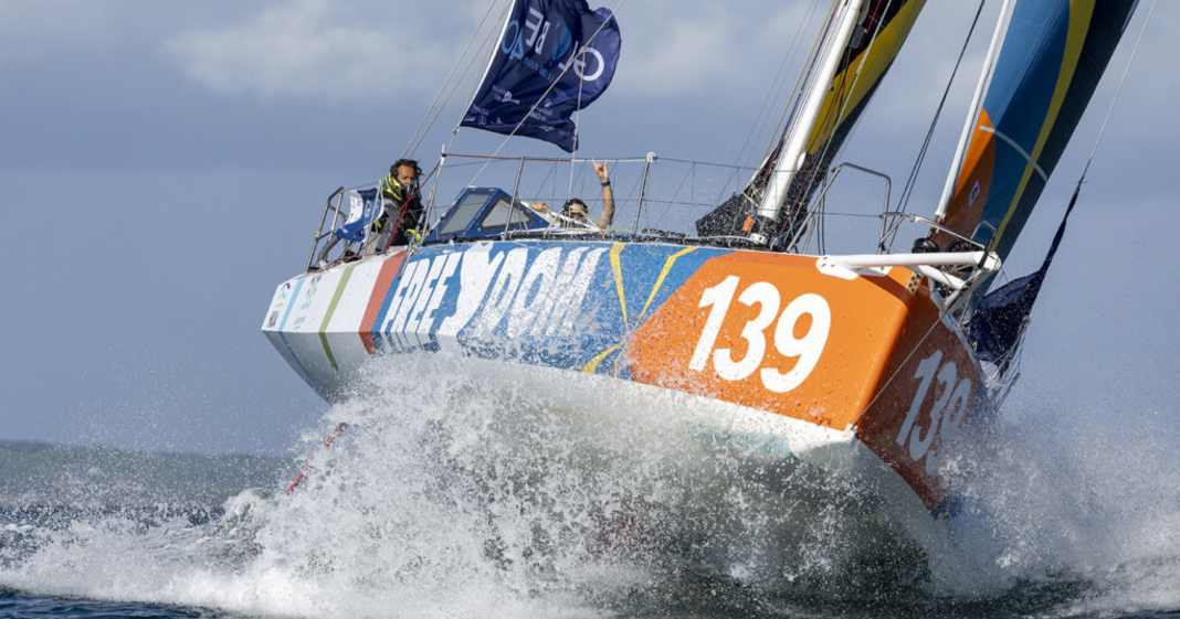 Globe40-Die-Wow-Bilder-vom-Lorient-Start-in-die-Weltumseglung