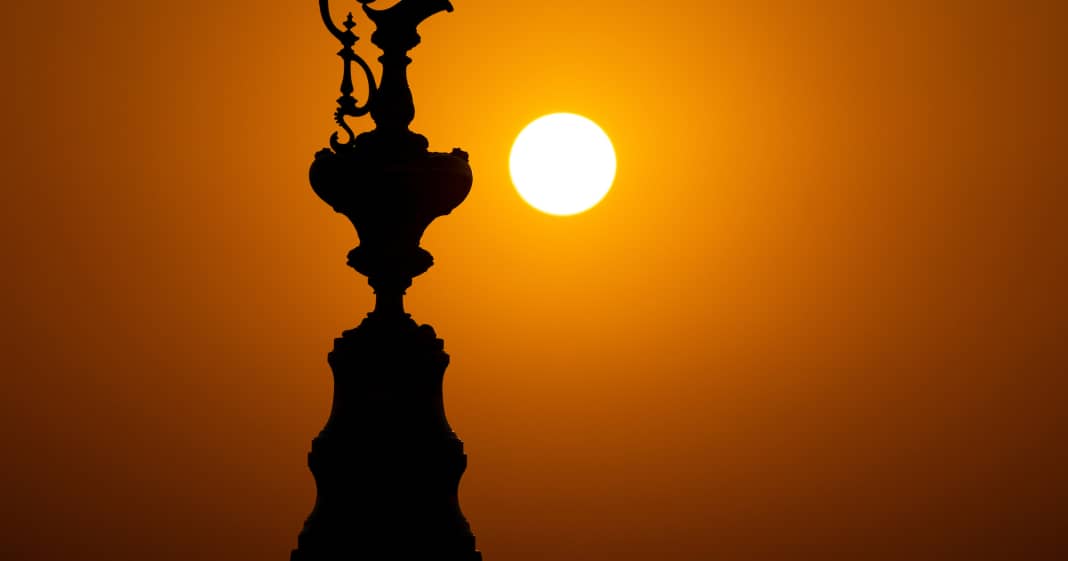 America-s-Cup-XXL-Weihnachtspaket-f-r-Ainslies-Athena-Racing