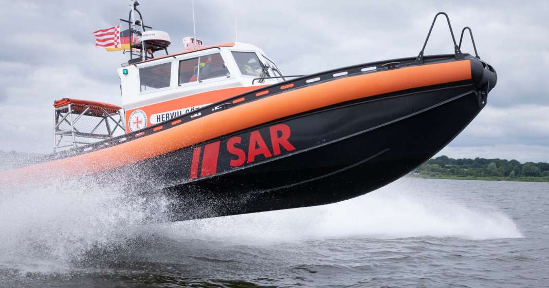 Gro-einsatz-Einhandsegler-geht-ber-Bord