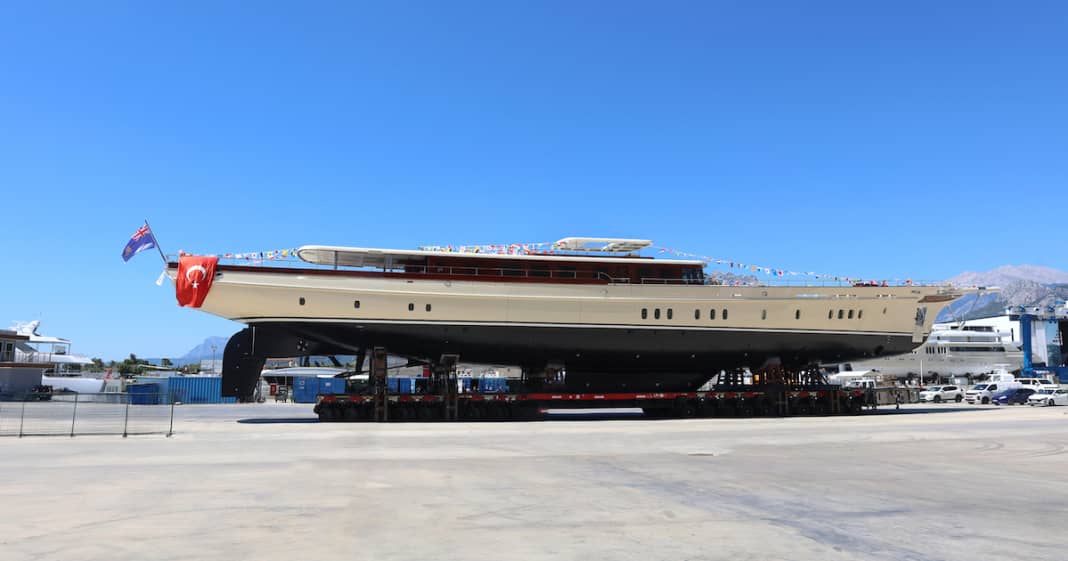 -Simena-Ares-Yachts-wassert-Flaggschiff