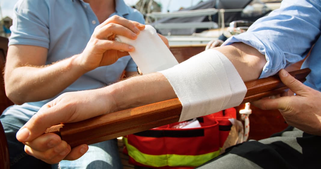 Health at sea: Injuries on board - what to do in an emergency | YACHT
