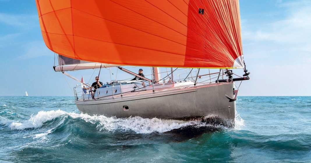 Jager-37-Harte-Schale-weicher-Kern-Eine-Alu-Yacht-wie-Clint-Eastwood
